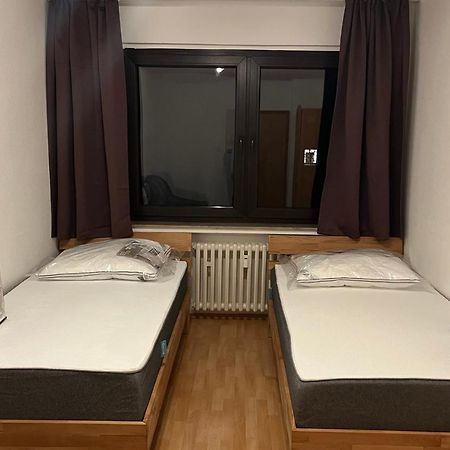 Zimmer Fuer Monteure, Handwerker Oder Reisende Есен Екстериор снимка