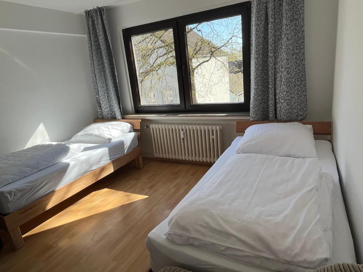 Zimmer Fuer Monteure, Handwerker Oder Reisende Есен Екстериор снимка