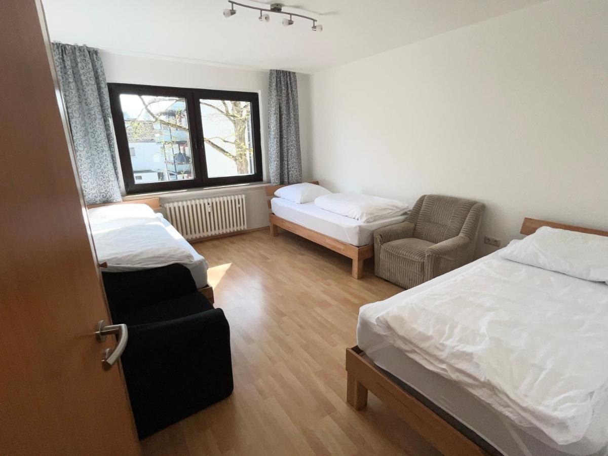 Zimmer Fuer Monteure, Handwerker Oder Reisende Есен Екстериор снимка