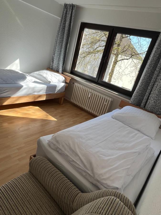 Zimmer Fuer Monteure, Handwerker Oder Reisende Есен Екстериор снимка