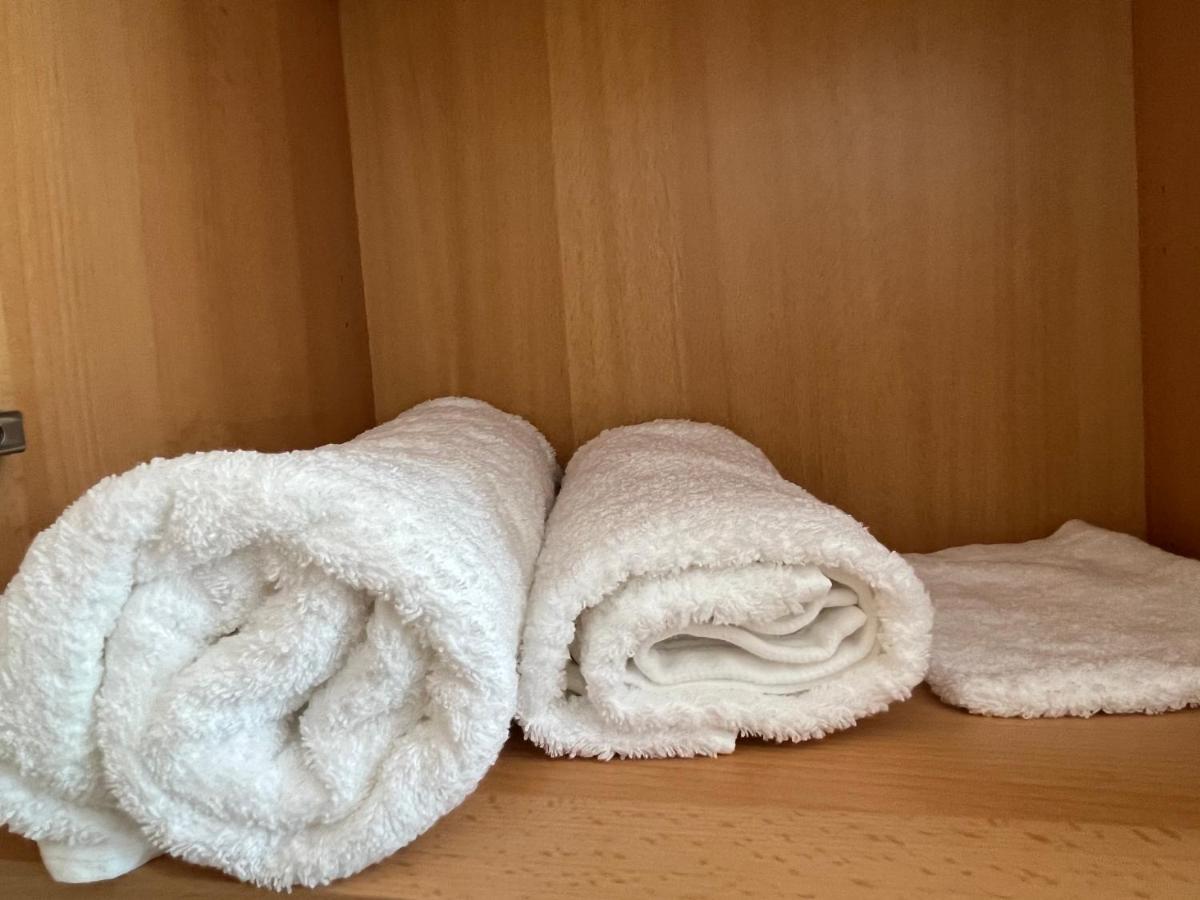 Zimmer Fuer Monteure, Handwerker Oder Reisende Есен Екстериор снимка