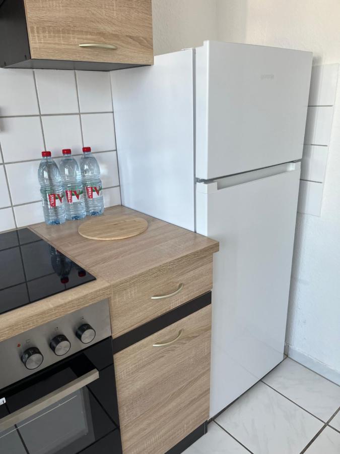 Zimmer Fuer Monteure, Handwerker Oder Reisende Есен Екстериор снимка